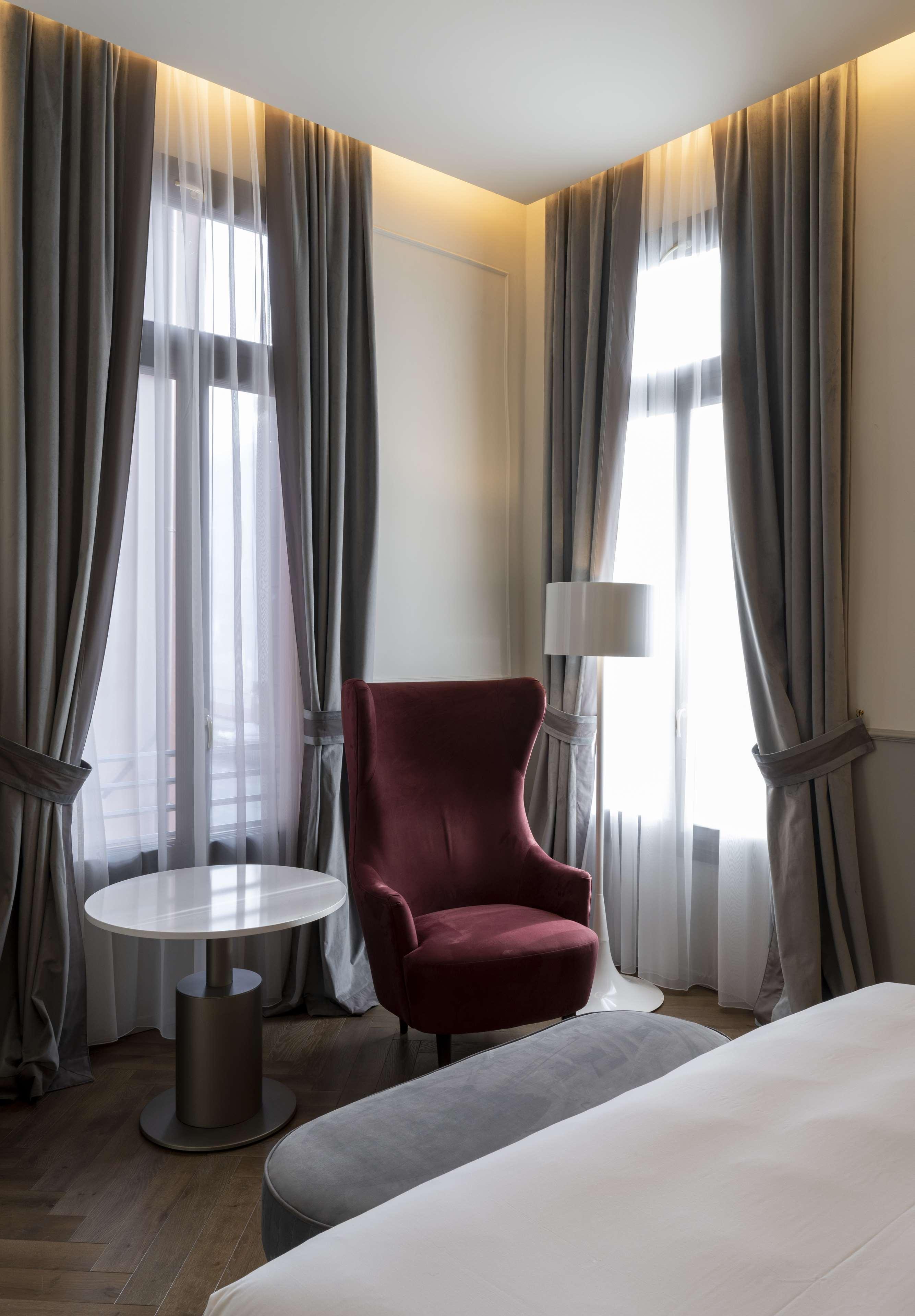 Radisson Collection Hotel, Palazzo Nani Венеция Экстерьер фото A room at the hotel